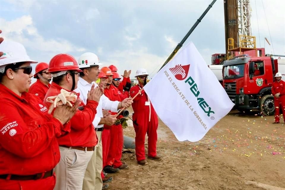 Pemex es la petrolera más endeudada a nivel global.