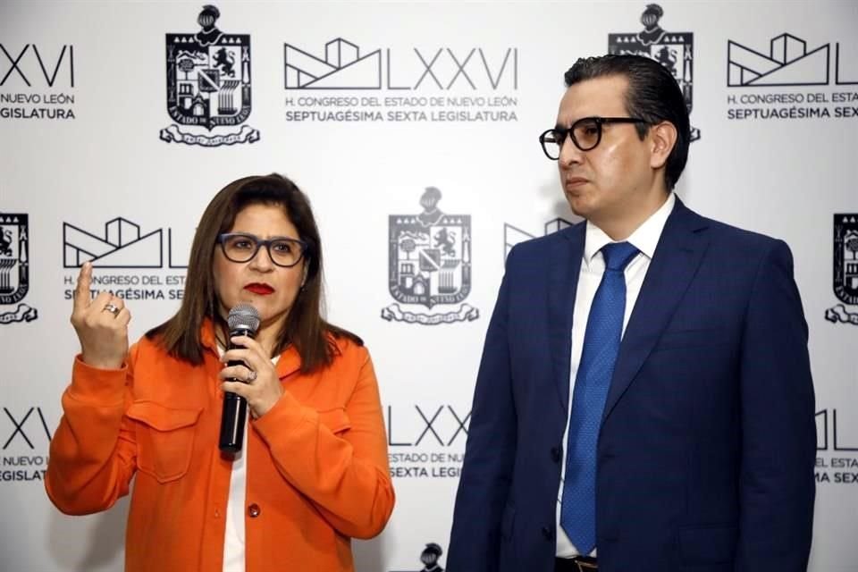 Sandra Pámanes, vicecoordinadora de MC en el Congreso y Eduardo Gaona, coordinador de la bancada emecista.