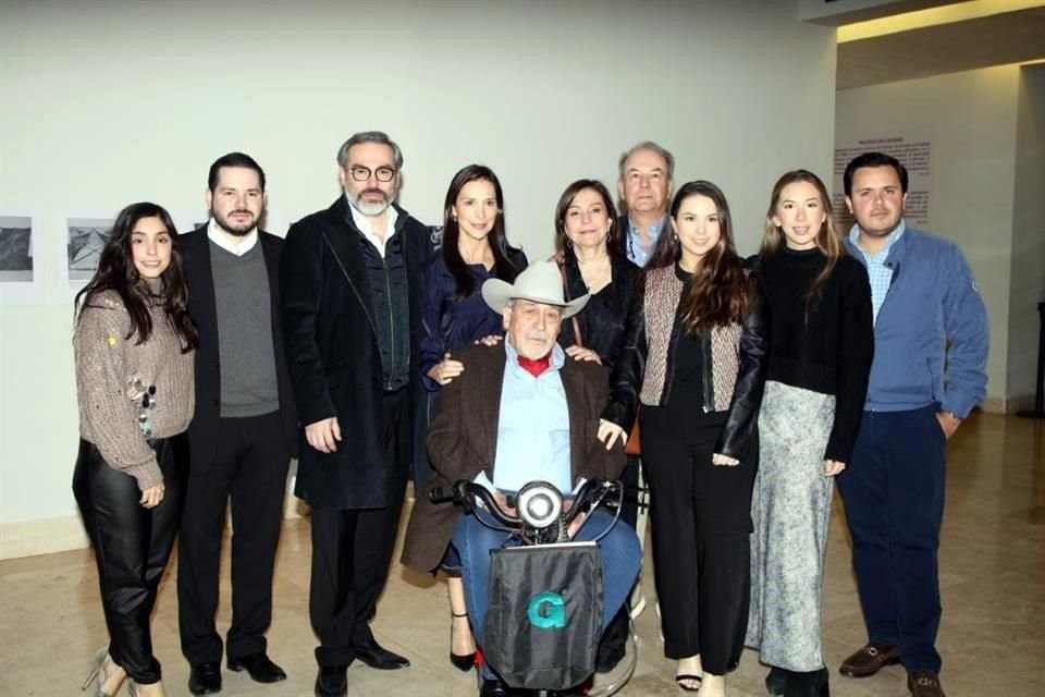 Gerardo Jiménez junto a su familia