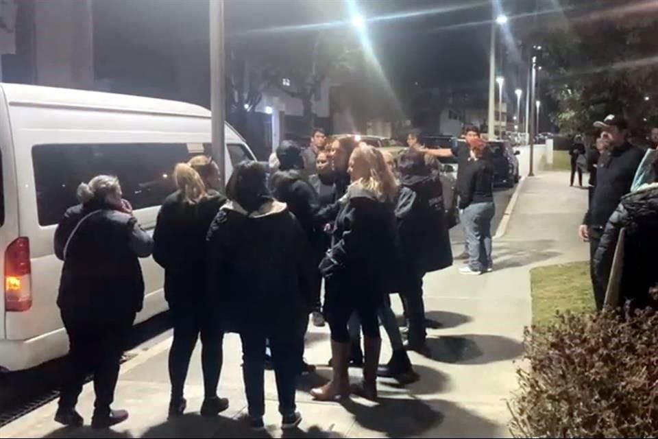 Los vecinos se reunieron en el cruce de Vía Corso oriente y Avenida Fuentes del Valle.