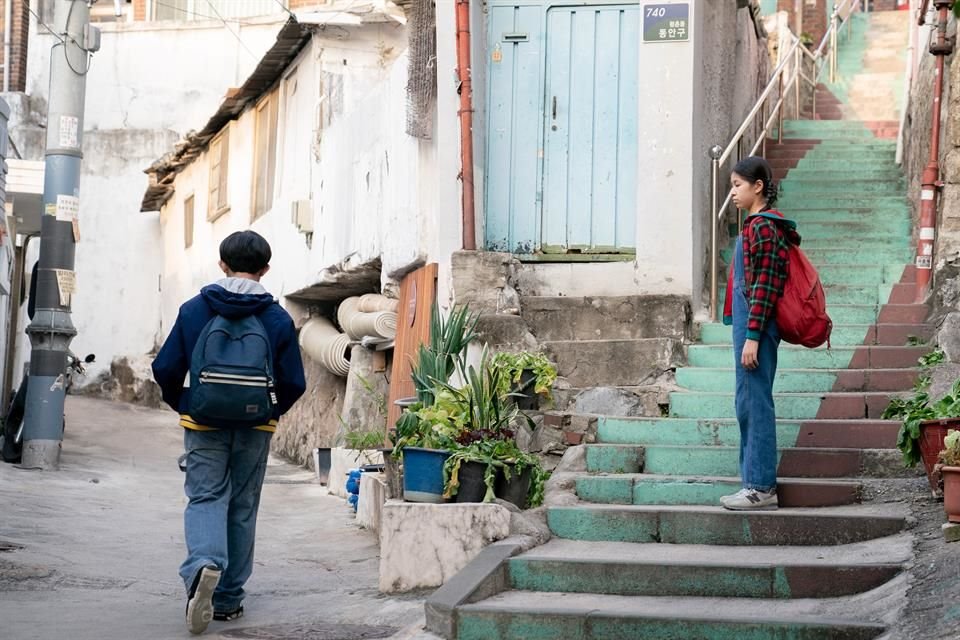 El aclamado filme, protagonizado por Greta Lee y Teo Yoo, tiene todo para conquistar a la audiencia mexicana.