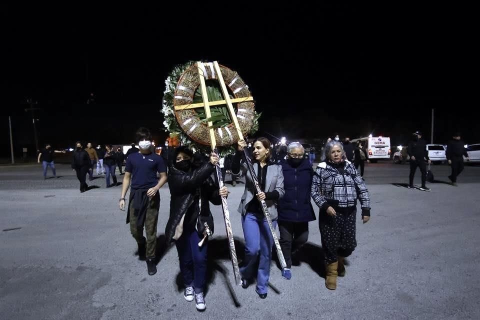 La protesta estuvo encabezada por Vivianne Clariond, regidora de San Pedro y aspirante a la Alcaldía de ese municipio.