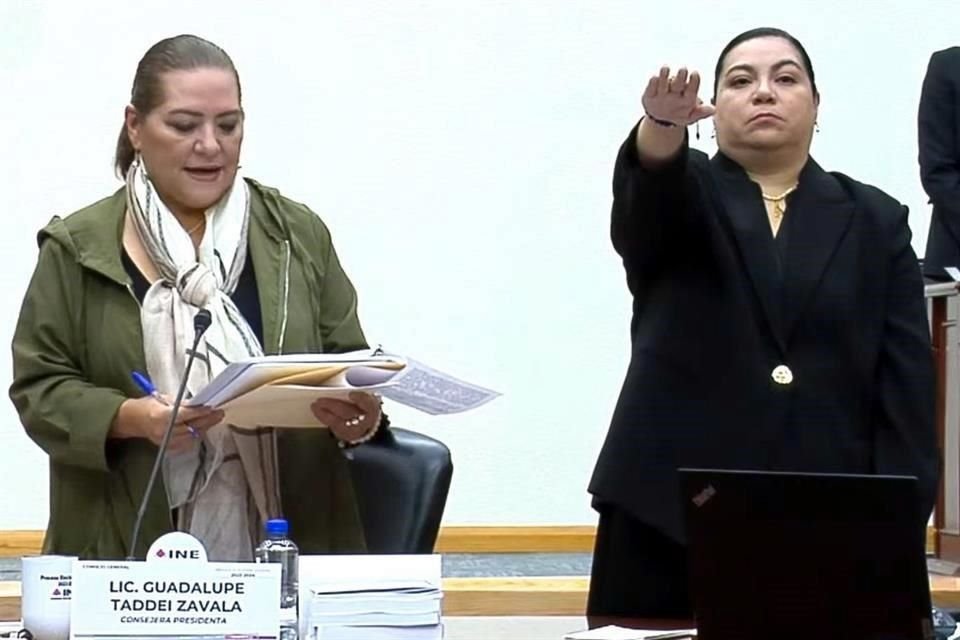 Entre el 2010 y 2018, Claudia Suárez estuvo en diversas áreas del INE.