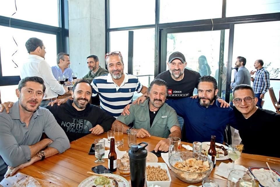 Roberto Almaguer, Pedro García, Fito Cantú, Daniel González, Enrique Bravo, Martín Garza y Luis Ángel Soto