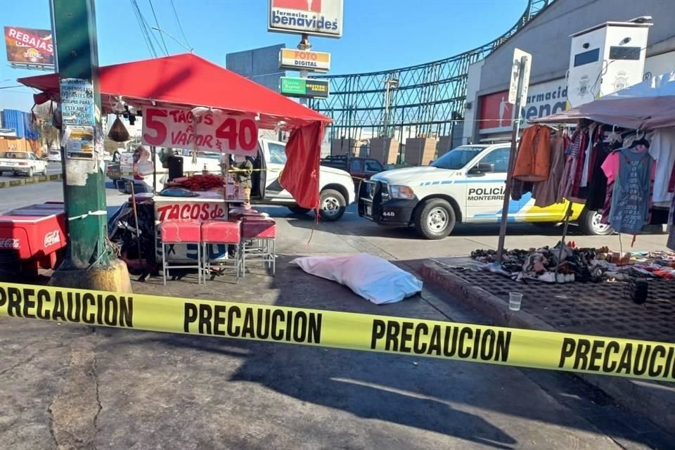 El primer fallecido fue un hombre, de entre 60 y 65 años, que comía tacos en la esquina de Aramberri y la Avenida Cuauhtémoc.