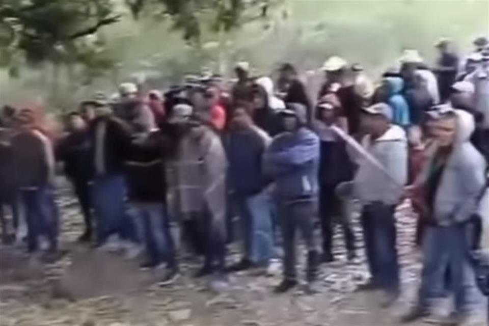 Autoridades estatales y mandos del Ejército prometieron construir una base militar en la zona.