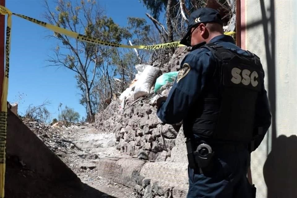 Elementos de la SSC acudieron al lugar donde fue hallado el cadáver.