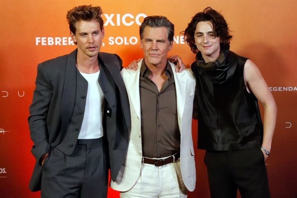 Austin Butler, Josh Brolin y Timothée Chalamet posaron para las cámaras mexicanas.