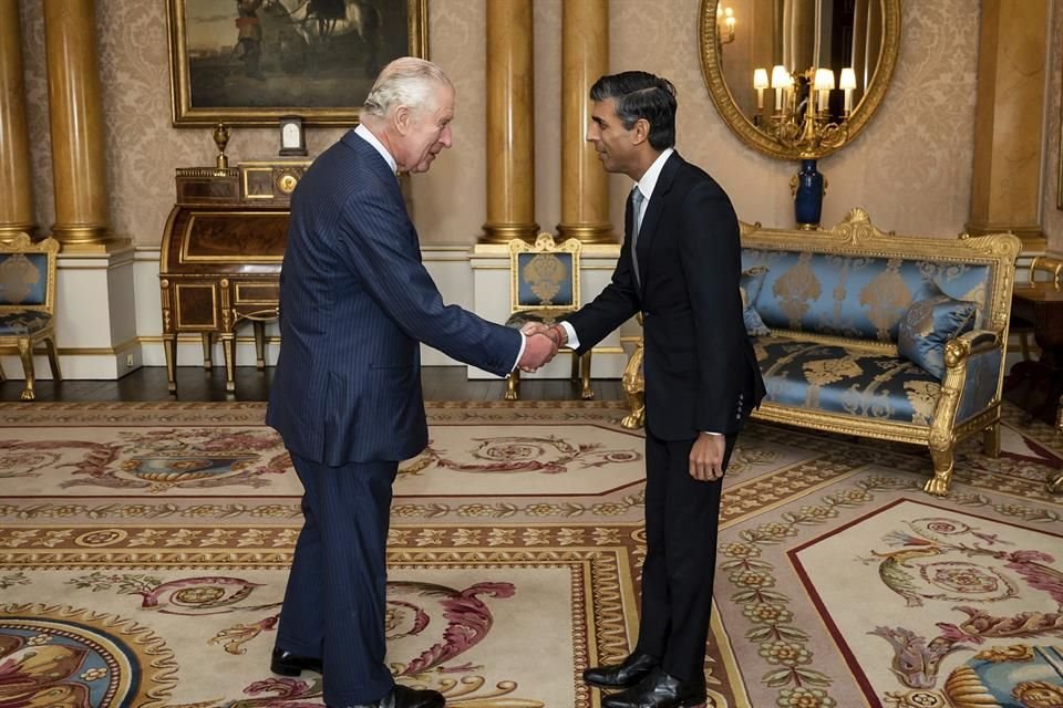 El Primer Ministro Rishi Sunak expresó haber estado preocupado por el diagnóstico de cáncer de Carlos III, pero reveló sentirse aliviado al saber que la enfermedad estaba en una etapa temprana.