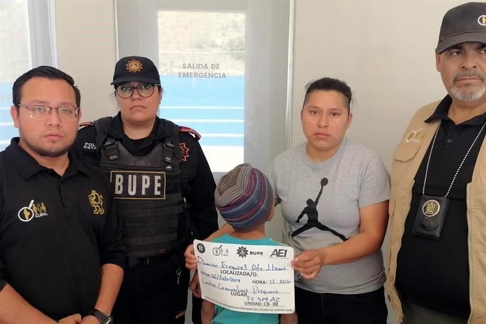 El menor de 8 años fue llevado a un Centro Comunitario por trabajadores de recolección de basura que lo vieron solo en el parque.