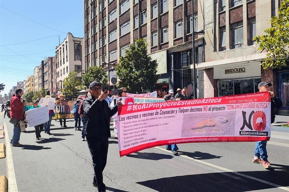 Los colonos aseguraron que, a pesar del reciente anuncio de un nuevo proyecto en el Estadio Azteca, las concesiones de dos pozos de agua siguen vigentes.