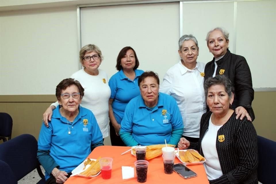 María Elena García, Rosa López, Helida Cruz, Blanca Goyzueta, Elia Frías Fuentes, Cristina Macias y Alma Cantú