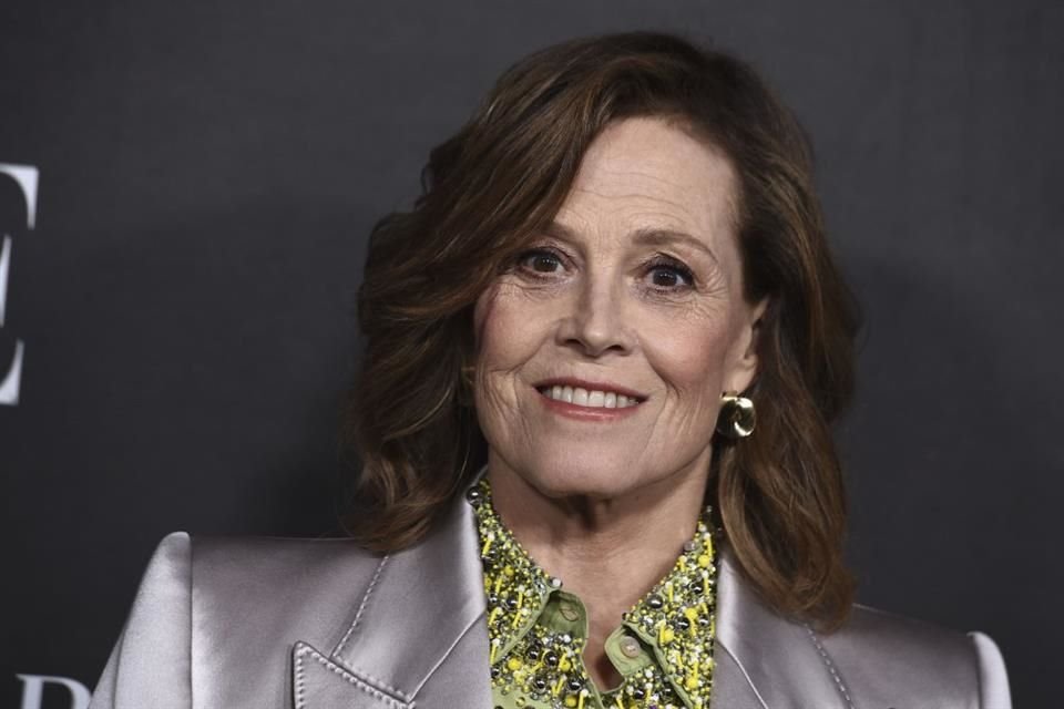 La actriz Sigourney Weaver será homenajeada con el premio Goya internacional por su carrera fructífera.