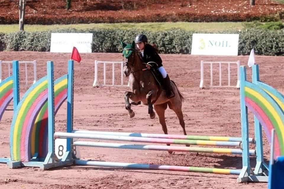 Andrea Rodríguez González montando a Sombra