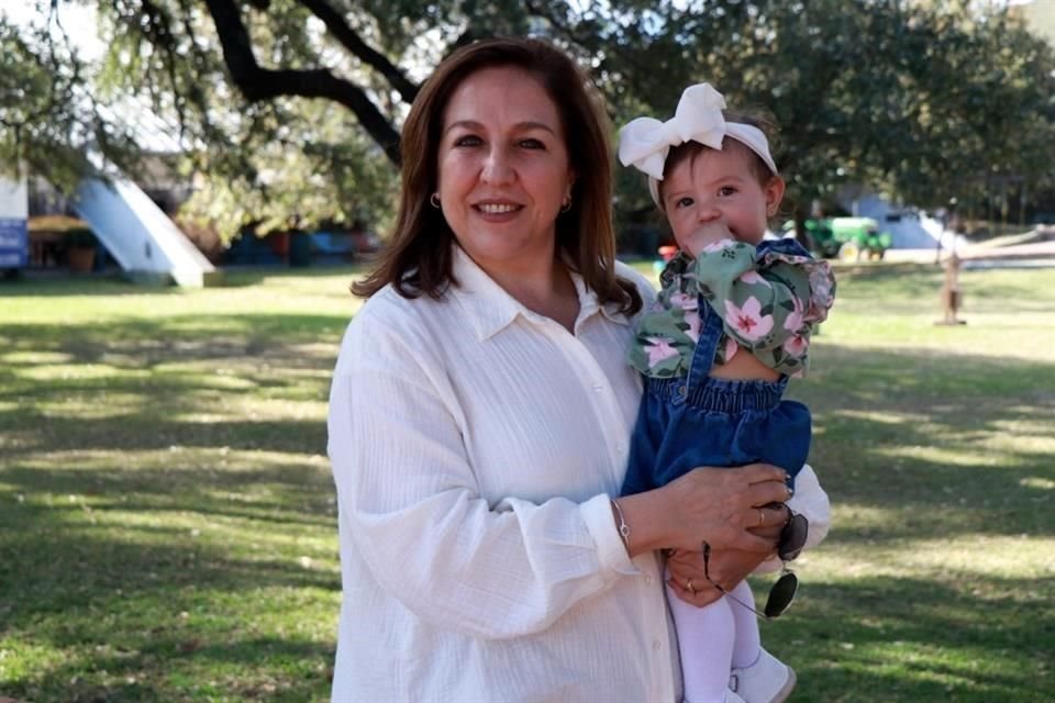 Mónica Treviño y Roberta Pizarro Oliver
