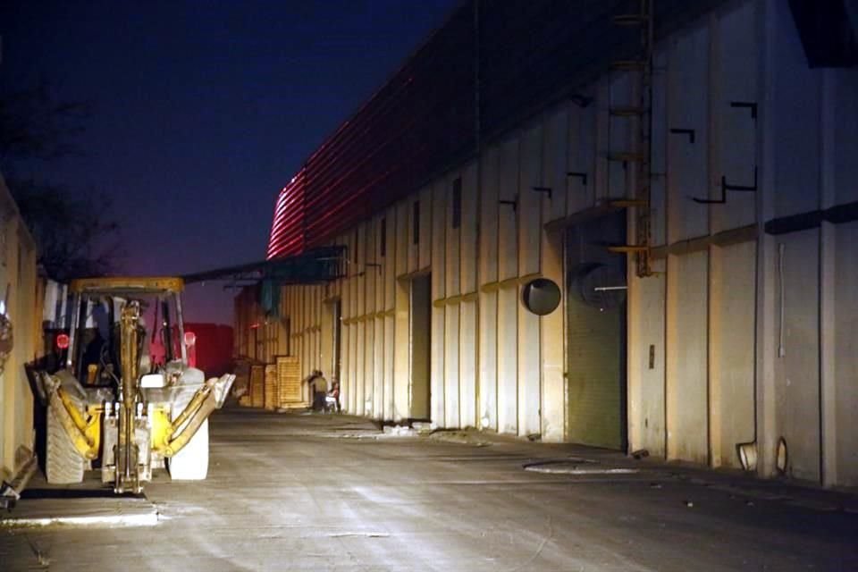 Autoridades descartaron que se haya descontrolado el incendio.