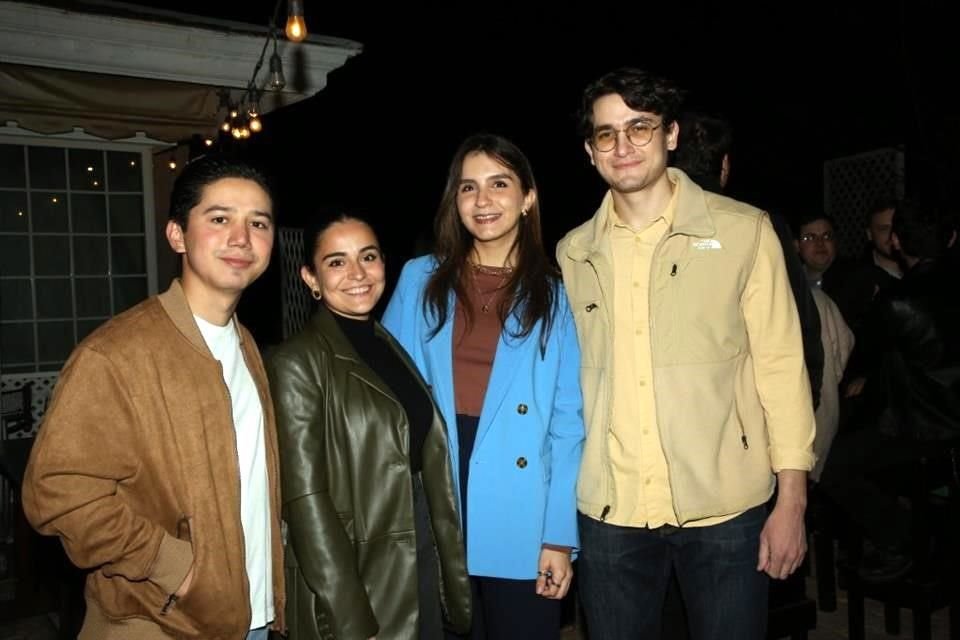 Adrián Garza, Constanza Pérez, Ana Lucía Félix y Carlos Treviño