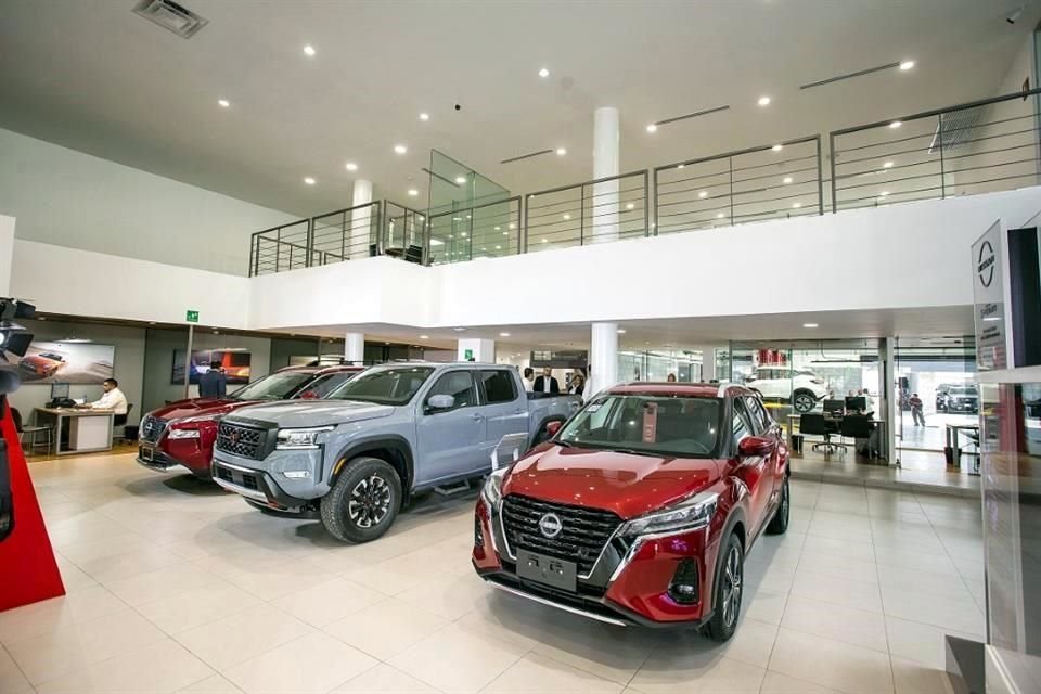 Sala de exhibición y ventas de Nissan Rivero Las Torres.