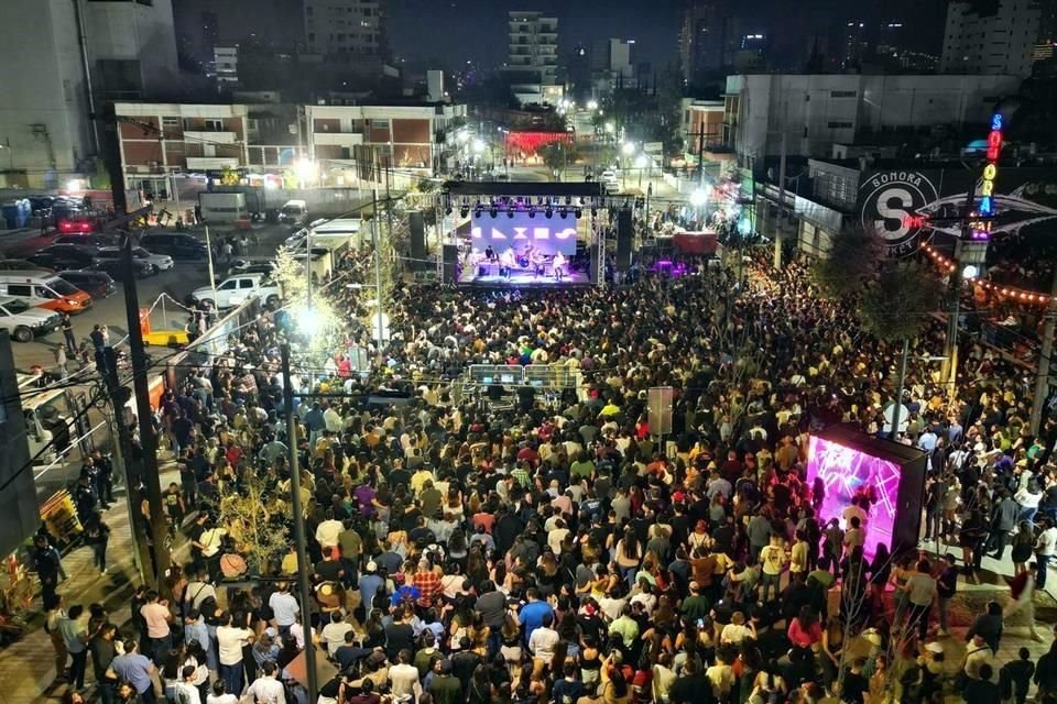El Municipio de San Pedro organizó la velada 'Yo amo al Centrito' con música y actividades.