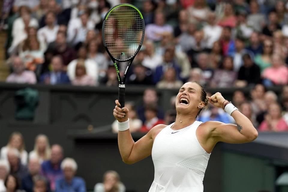 Aryna Sabalenka, próxima rival de Pliskova en Semifinales, festejó efusivamente su triunfo en Cuartos.
