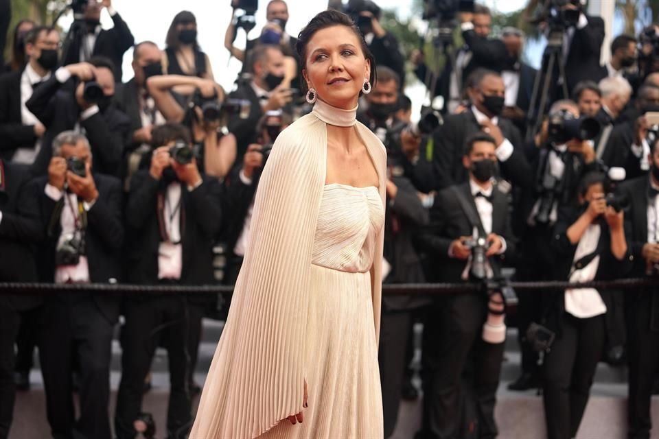 Maggie Gyllenhaal fue invitada a la premiere del filme 'Annette'.