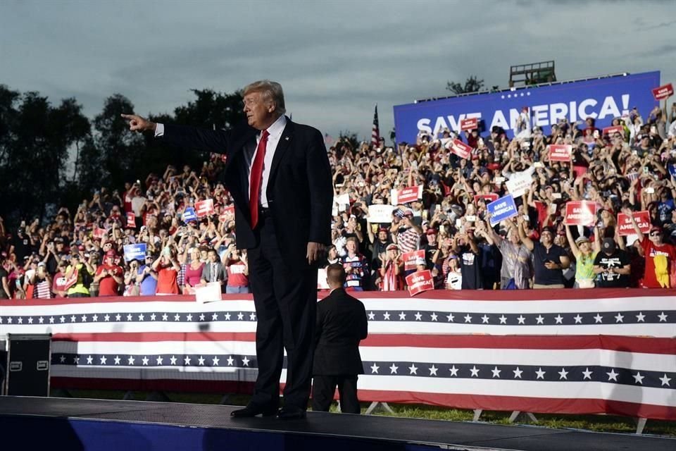 El ex Presidente Donald Trump durante un mitin político en Florida, el sábado.