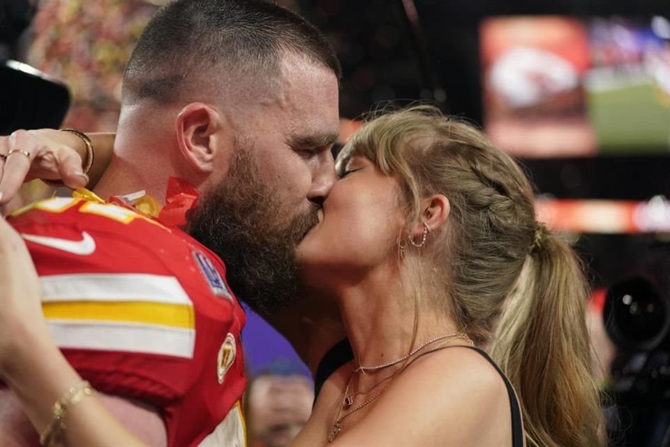 El beso en Travis Kelce y Taylor Swift.