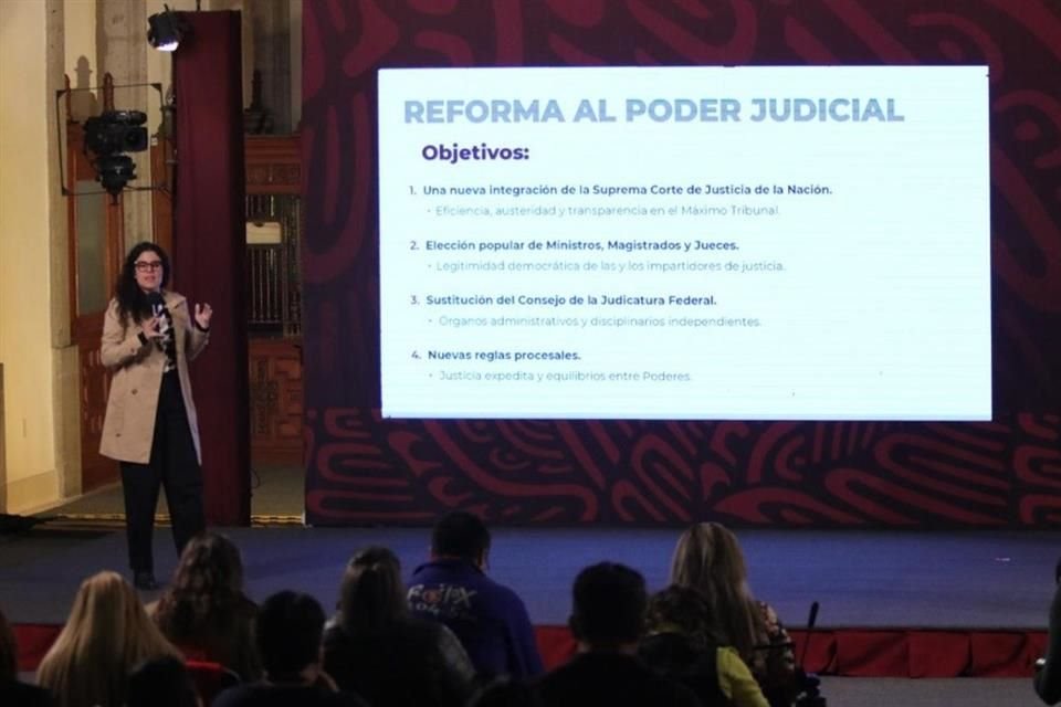 Luisa María Alcalde explica la reforma judicial del Presidente Andrés Manuel López Obrador.