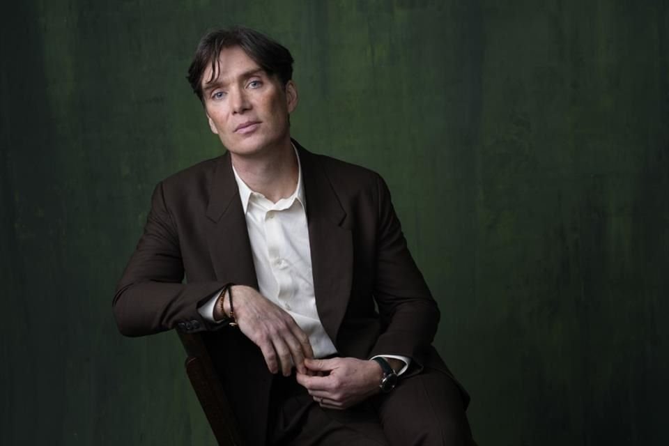 Cillian Murphy posando para el retrato de la Academia.