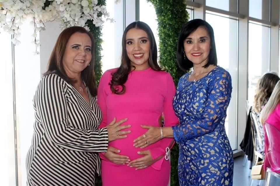 Guadalupe Flores de Zamora, Ilse Elizabeth Zamora de Tamez y Magda Morales de Tamez