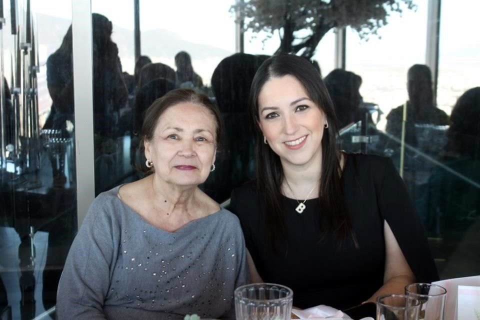 Nelly Tamez y Bárbara Castillo