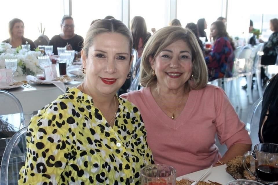 Laura Elizondo y Martha Esthela Morales