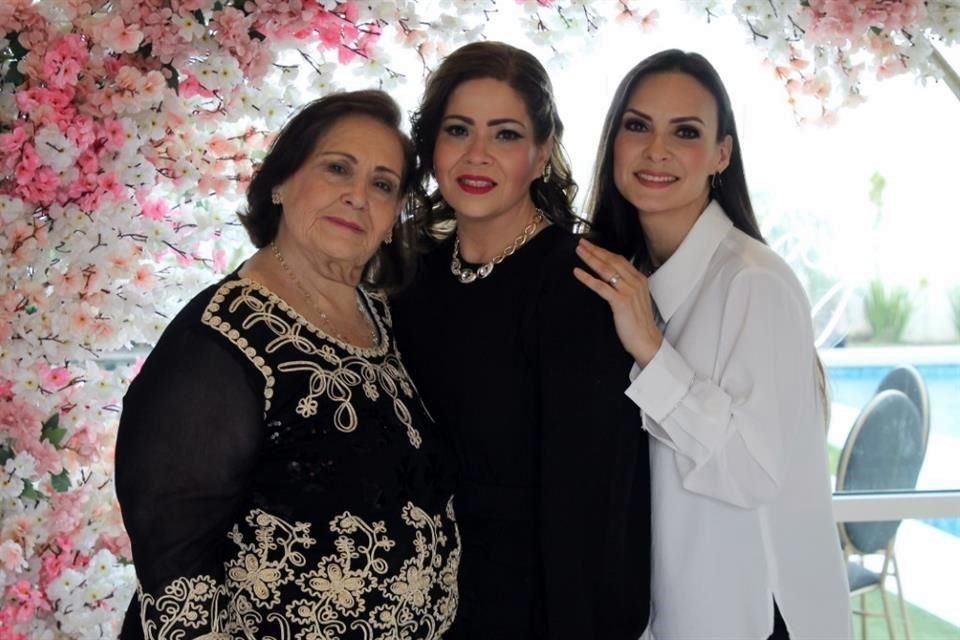 Martha Cavazos, Lili Rangel y Nora Rangel