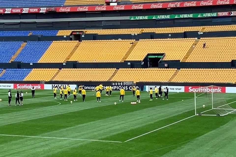 Tigres entrenó en el Estadio Universitario.