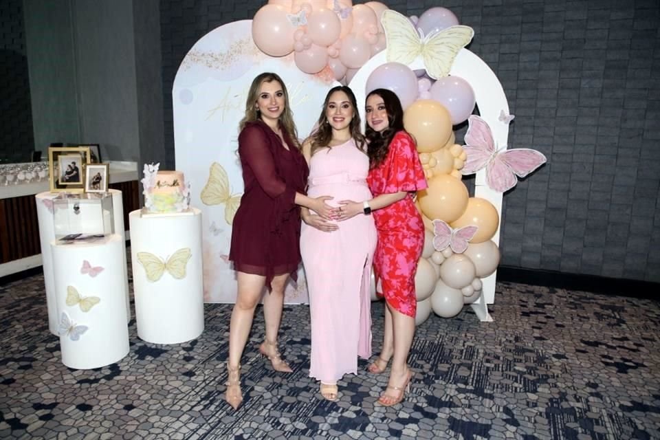 Cinthia Valdés de Garza, Cecy Molina de Valdés y Jesica Valdés Cázares