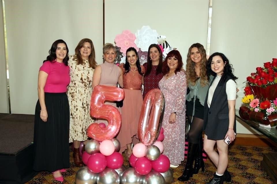 Aida Flores, Graciela Fonseca, Anel García, Gely Reyna, Marilú Gómez, Sandra Pecero, Andrea Hernández y Andrea Galván
