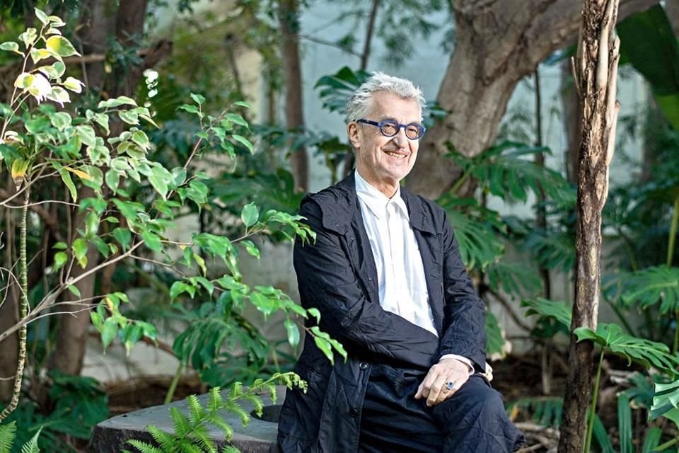 El cineasta  Wim Wenders quiere  lograr con la cinta nominada al Óscar 'Días Perfectos' que haya amor y paz en el mundo.