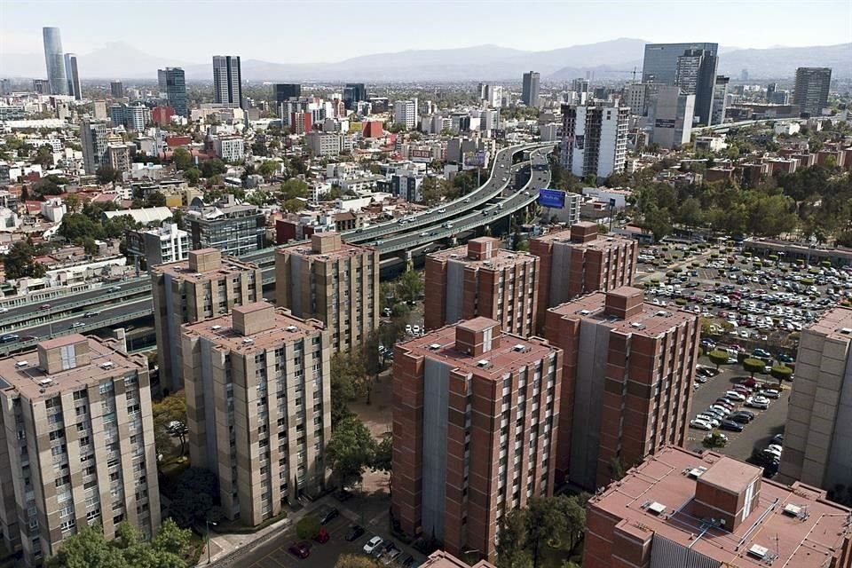 En el extremo poniente de la falla, en la Alcaldía Álvaro Obregón, se ubican, al menos, dos unidades habitacionales.