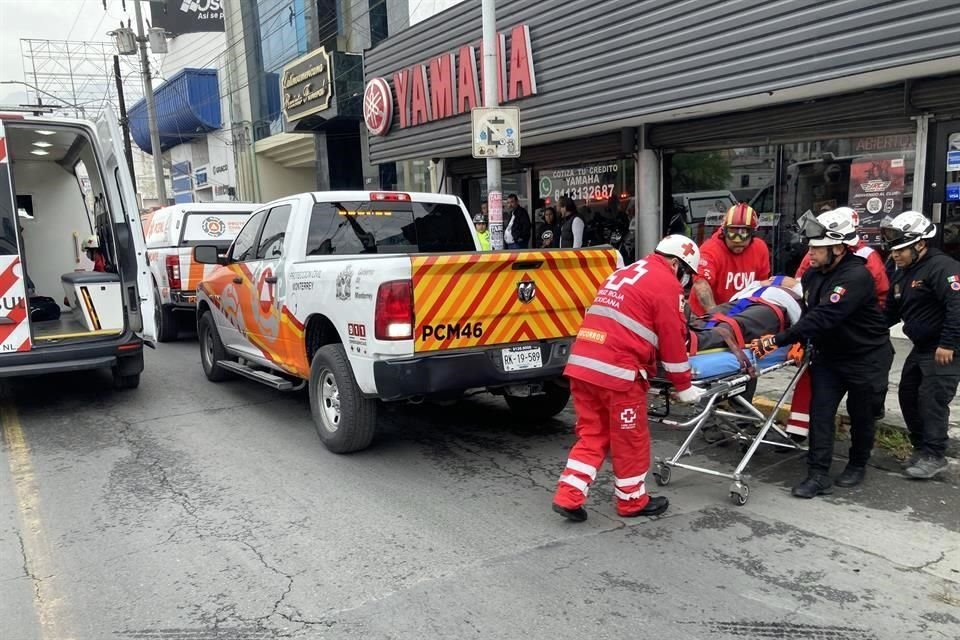 Al lugar acudió personal de la Cruz Roja, Protección Civil de Monterrey y del Estado, así como Bomberos Nuevo León.