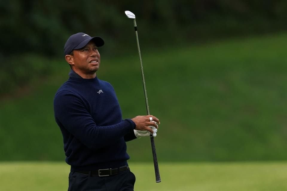 El regreso de Tiger Woods al PGA Tour solamente duró 24 hoyos, después de que abandonó el Genesis Invitational en la Segunda Ronda.