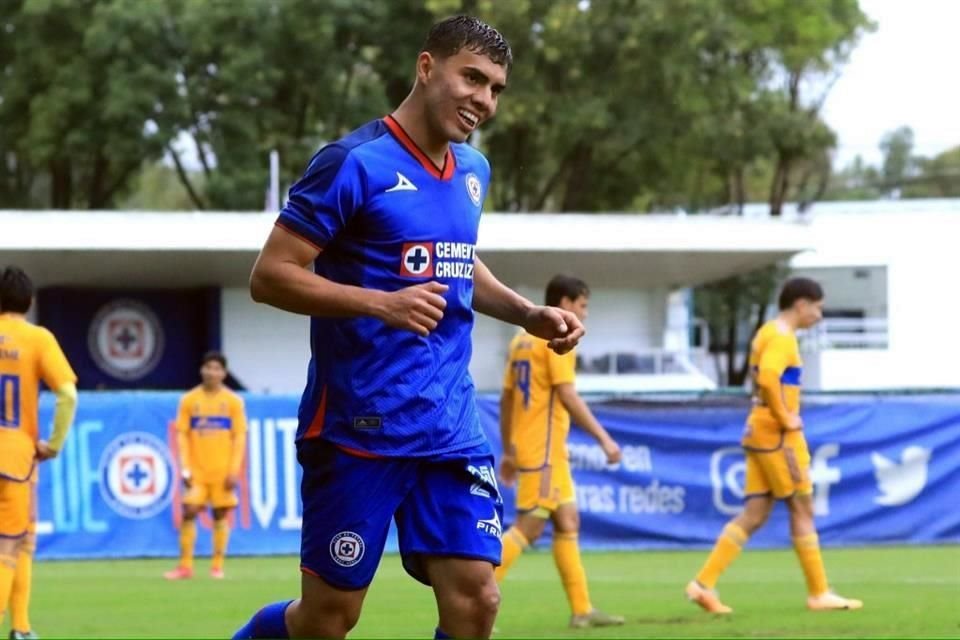 Zadiel, hermano de Orbelín Pineda, jugó con las filiales Sub 18 y Sub 23 de Cruz Azul ante Tigres.