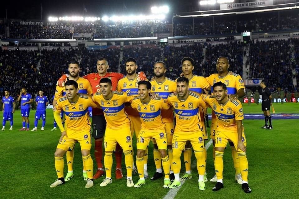 Así salió Tigres al partido.