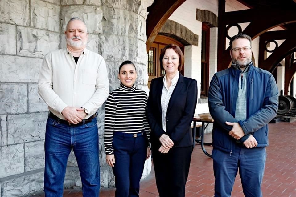 Pedro de Isla (izq. a der.), Melissa Segura, Carolina Farías y Ricardo Marcos anunciaron la participación de Nuevo León en la FIL capitalina.