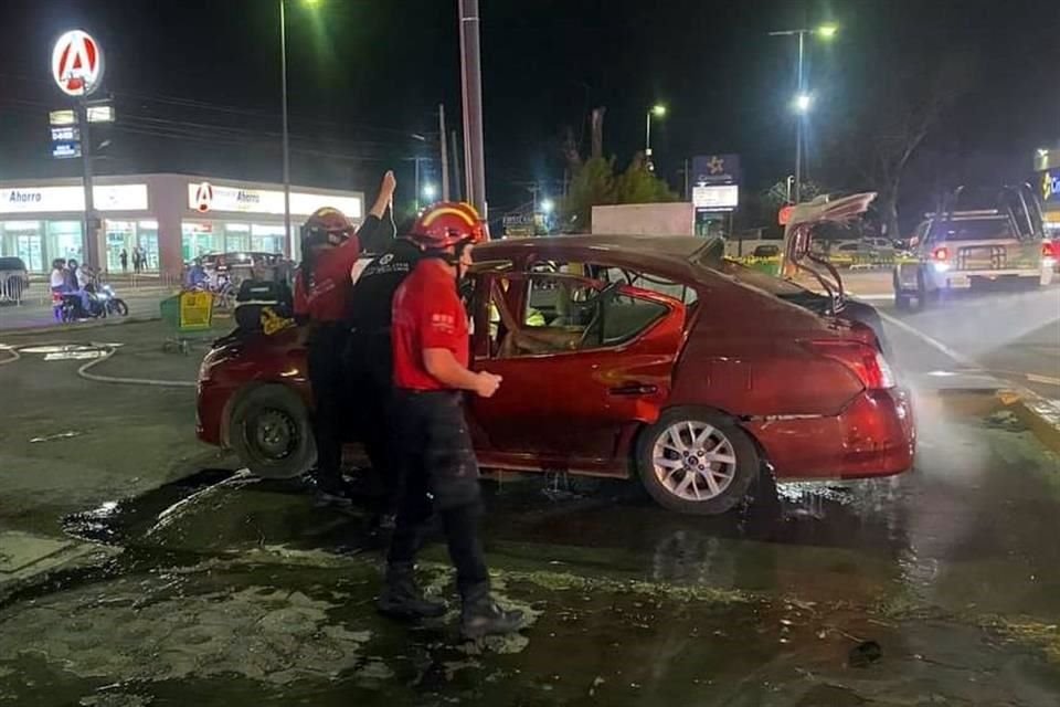 El accidente fue reportado a las 21:20 horas en la Avenida Doctor Carlos García Rodríguez.