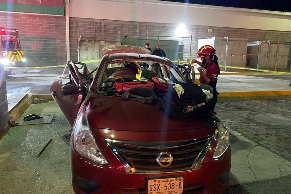 Los hechos ocurrieron en el estacionamiento de un centro comercial Bodega Aurrera, en Linares.