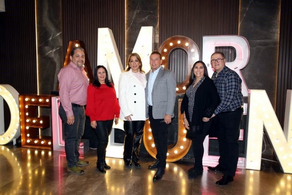 José Durán, Mónica Ledesma, Gloria Reyna, Hernán Saavedra, Patricia Espinosa y Antonio Rodríguez