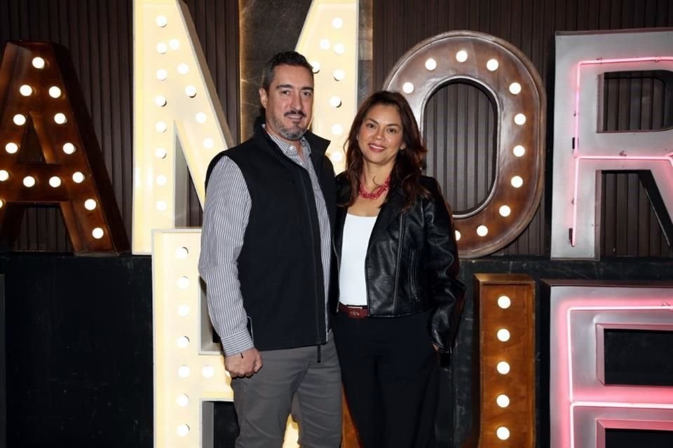 Karlo Chervatin y Diana Aguilar