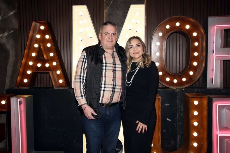 Alejandro Hernández y Berenice Aceves