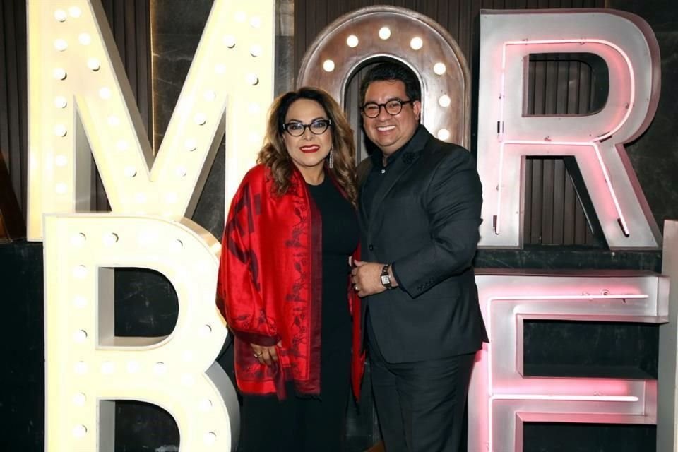 Verónica Morales y Luis López