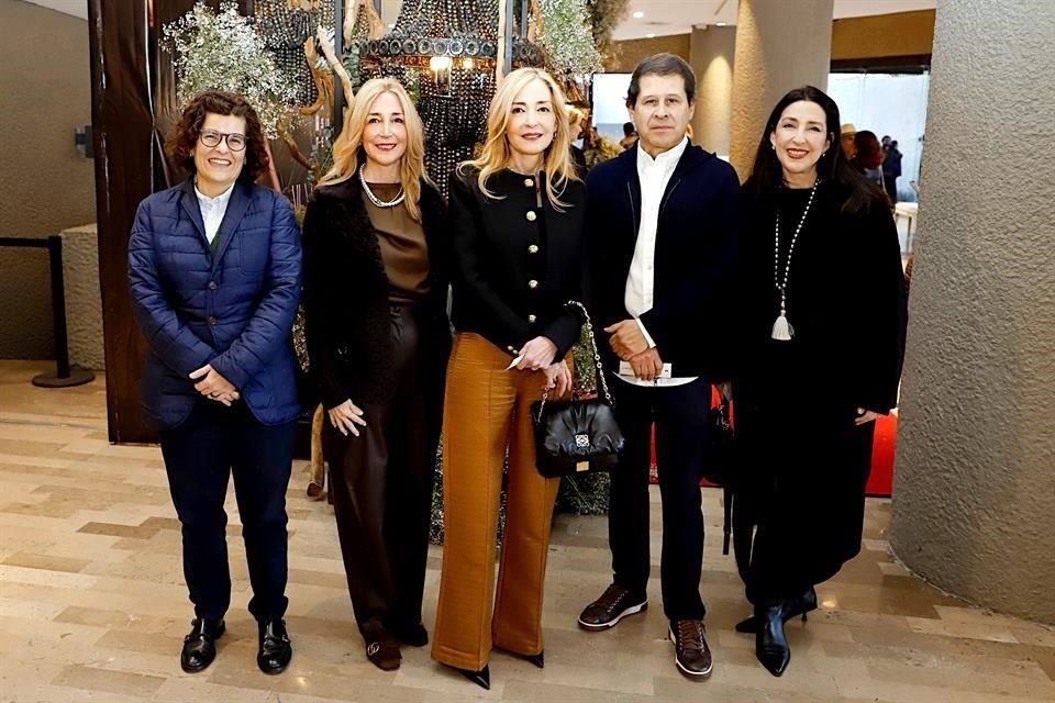 Carolina de Manueles, Balbina Herrera de Medrano, Bárbara Herrera de Garza, Gerardo Páez y Magdalena Herrera de Calderón